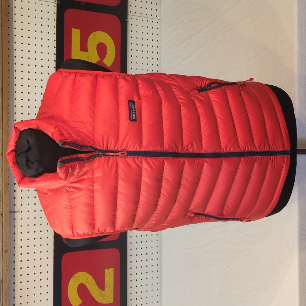 Patagonia Vibrant Orange Down Vest Medium